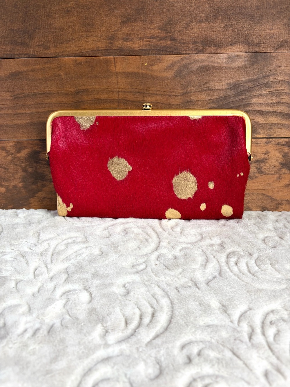 Htf HOBO Lauren Red Calf Hair Wallet Clutch Gold Metallic Kisslock Western Chic - Picture 12 of 16